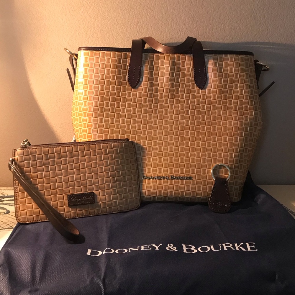 Dooney & Bourke
